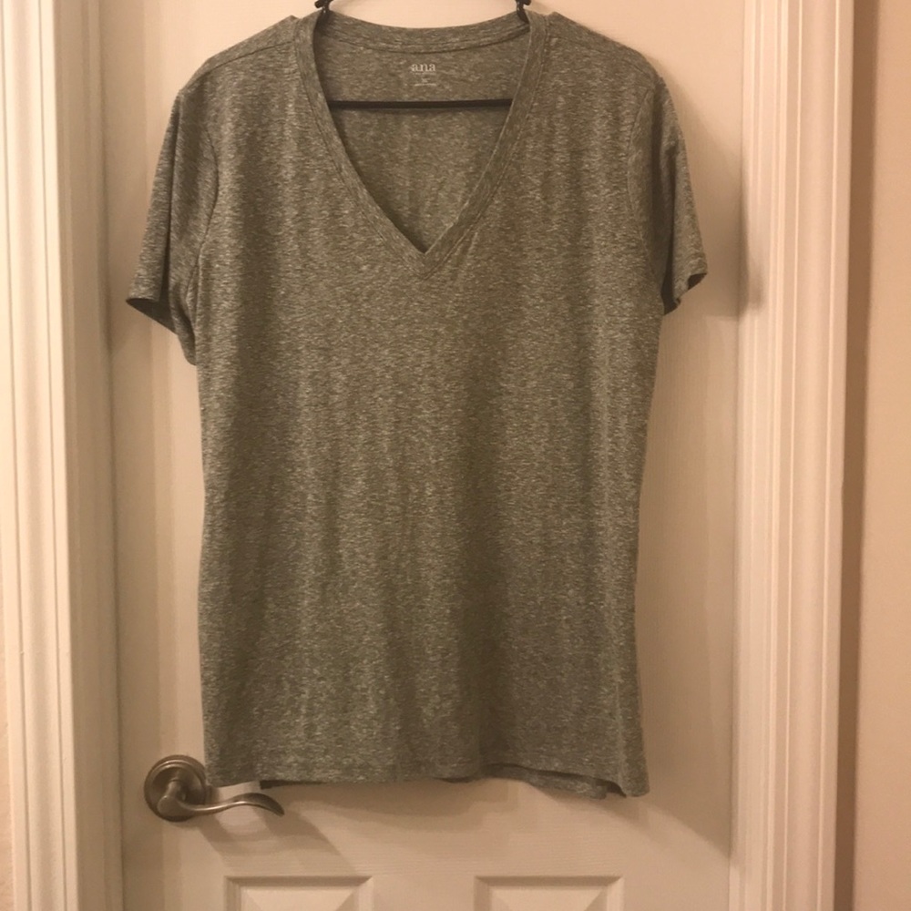 a.n.a v neck tee short sleeve